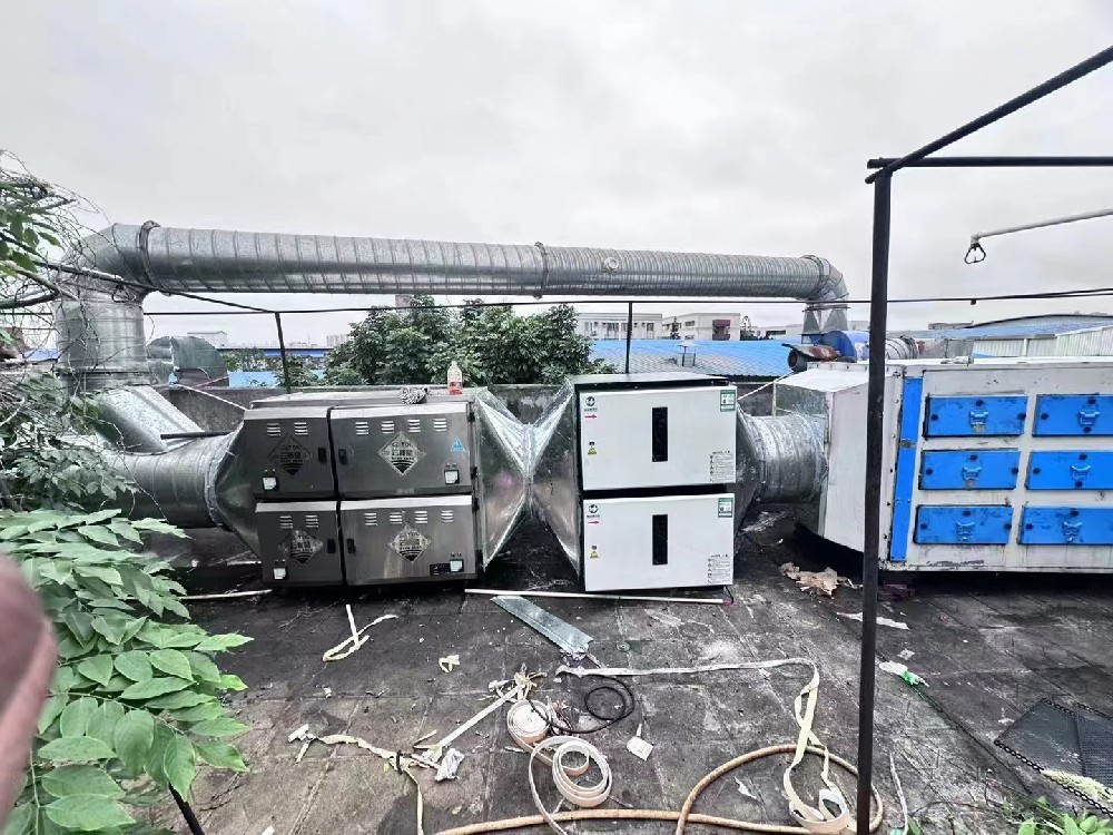 油煙凈化器選購(gòu)指南：性能、價(jià)格與服務(wù)都需要怎么平衡呢？